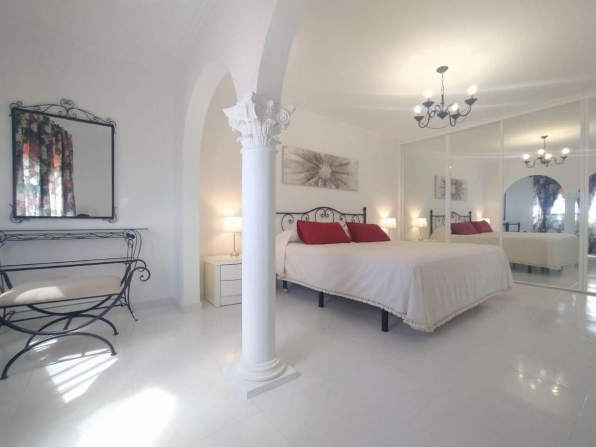 Guest house Tango House *